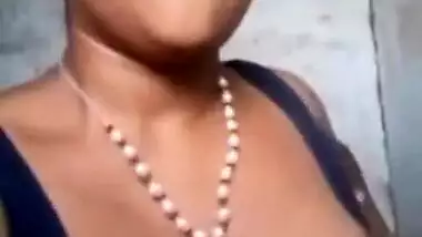 SuperHorny Tamil Girl Showing And Masturbating With Carrot