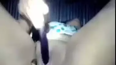 Horny Desi girl dildoing her chubby pussy with zucchini XXX