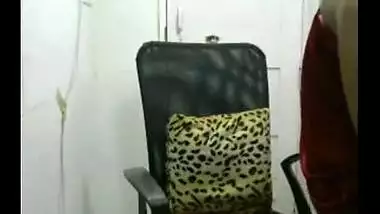 Mallu big boobs aunty deep cleavage downblouse & ass show