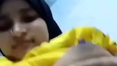 Hijab girl showing tits like juicy big round melons