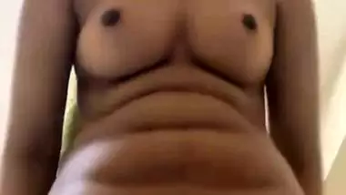 Round boobs Indian maal nude private show for lover