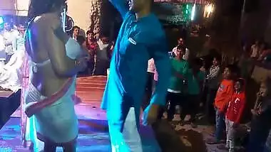 Arkestra Bhojpuri Dance 2020 Super Hot Open Dance Full Hot Sexy HD Dance Ayega Maza Barsat Ka