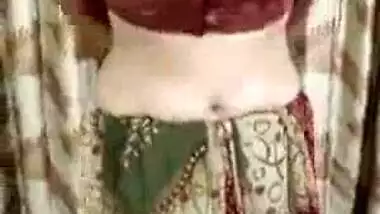 please say who is she or which movie ??? super hot desi for handjob