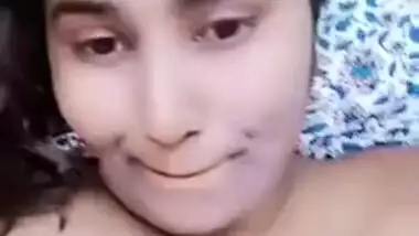 Perky Indian girl isn't shy about showing sexy XXX parts on camera