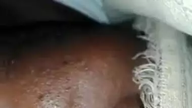 Desi housewife bares nipple but mustachioed guy licks it in XXX video