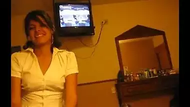 Desi South Indian office babe gives cum release to lover