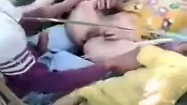 Desi field sex video of a village Randi with her customers