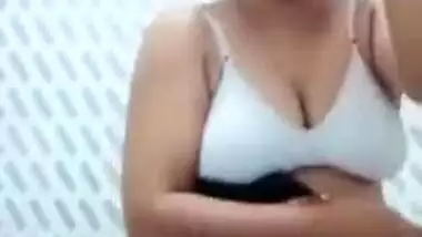 Desi sexy bhabi big boobs