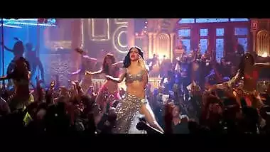 Deepika Padukone Sexiest Dance Moves