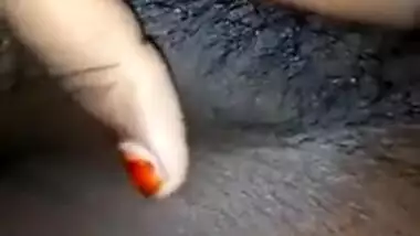 Desi girl is proud of XXX shaped boobs so she shows them in MMS clip