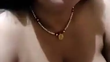 Desi Mature bhabhi suking young dick saying baagna naa