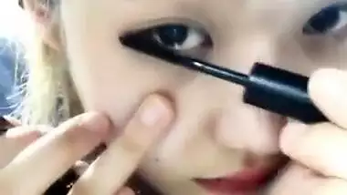 Teen girl downblouse